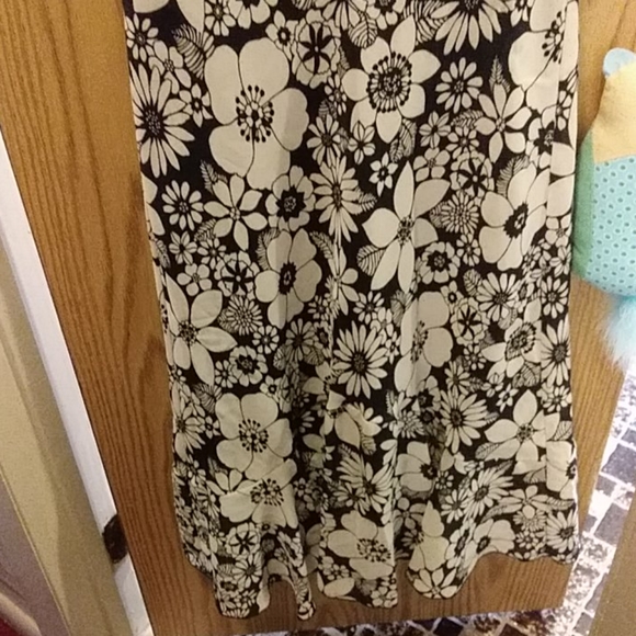 Jonathan Martin, Size 8, Black & Tan Floral Dress, Sleeveless Summer - Picture 2 of 5